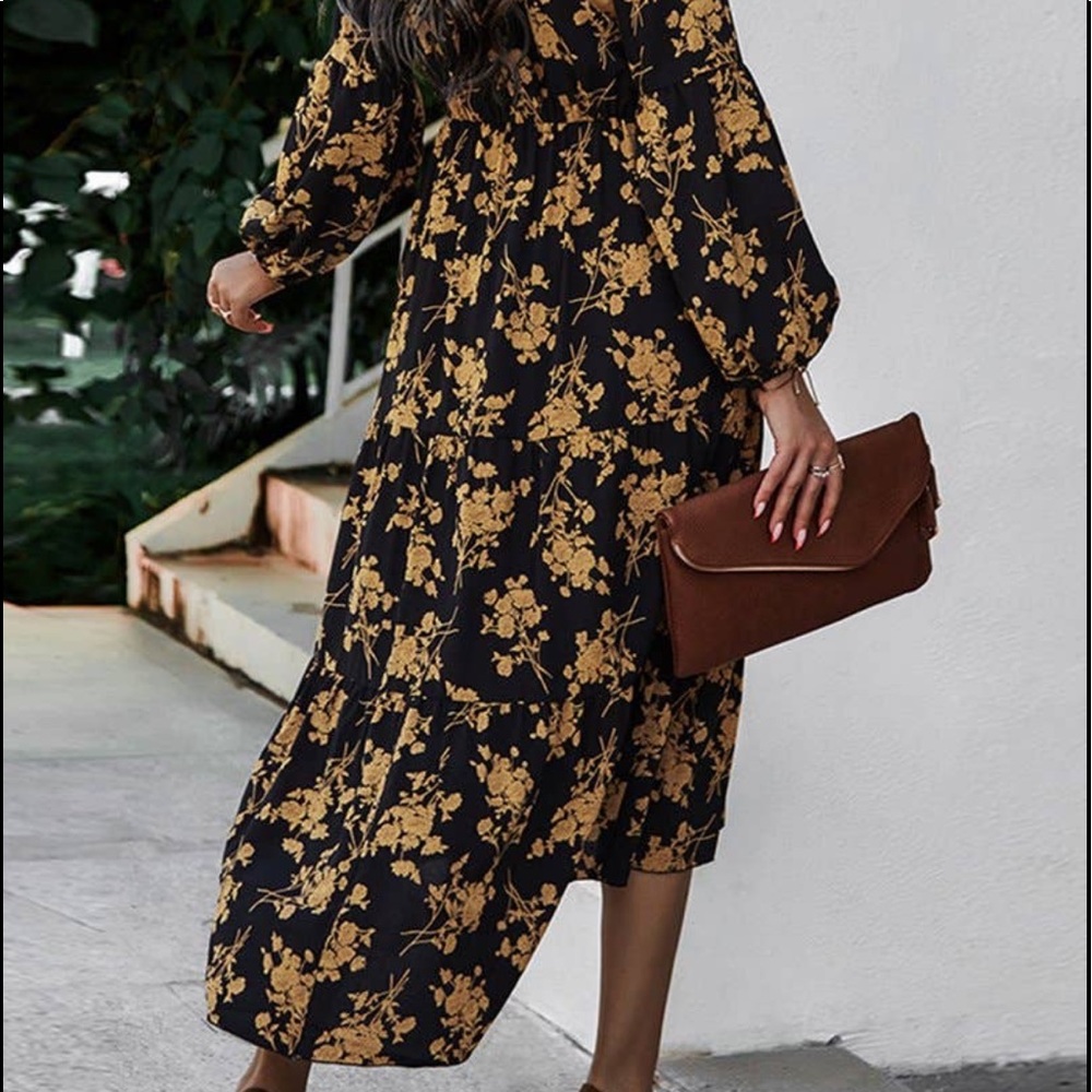 NWT! Stunning Black Floral V Neck Dress! 🤩 - Picture 7 of 8